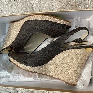 Michael Kors Keegan Sling w/ MK signature  PVC